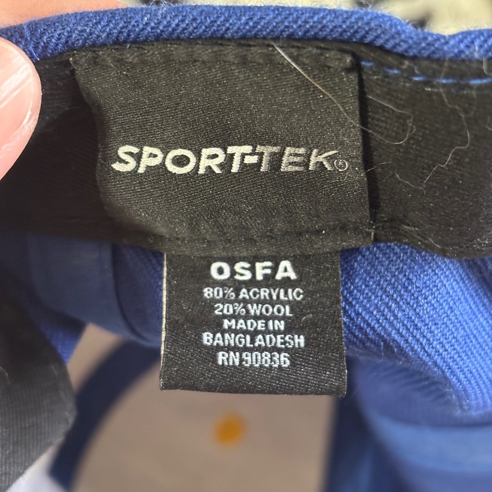 Sport-Tech Cap - Picture 3 of 4
